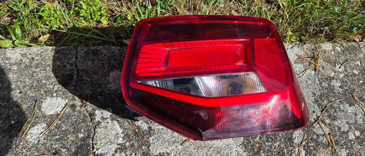 Pièces AUDI Q2 de 2018 : Bloc feux arrière droit LesAnciennes.com