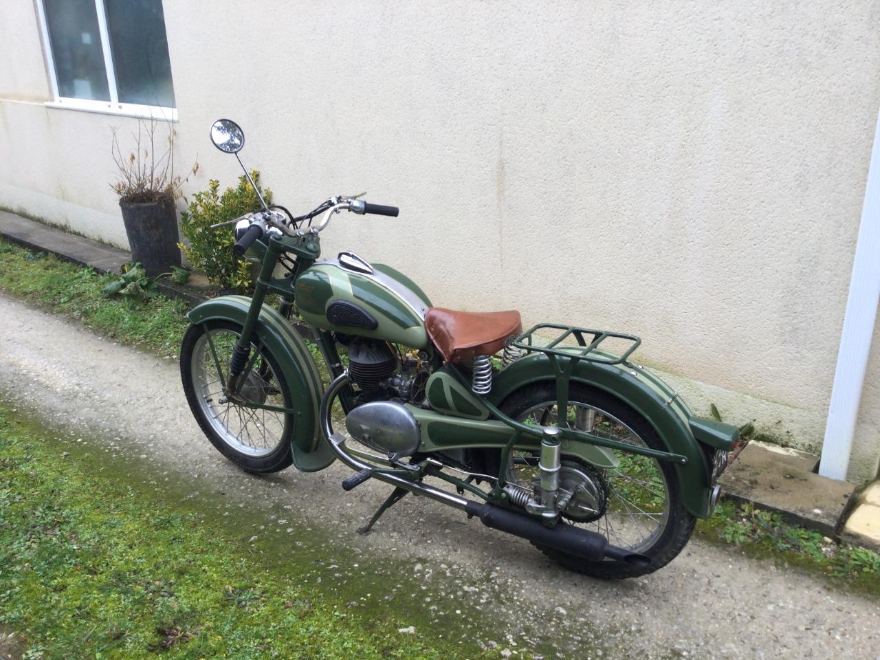 MONET GOYON M2V - 1950 LesAnciennes.com