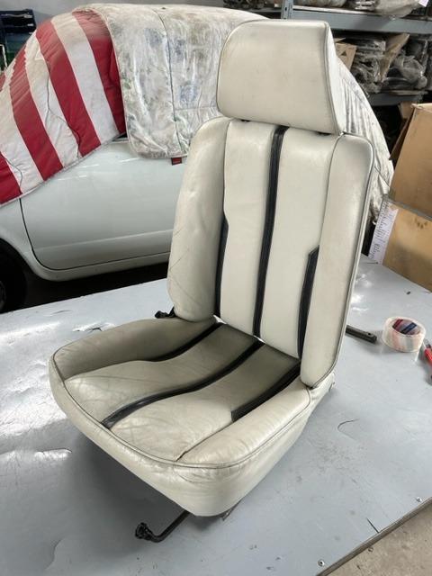 Siège passager Ferrari 308 LesAnciennes.com