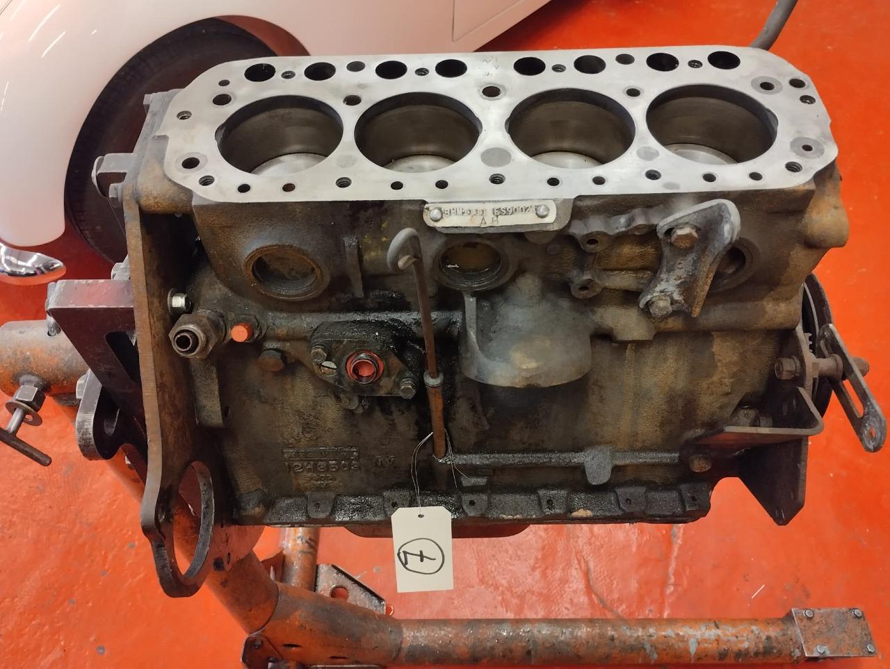 Bloc moteur MGB 1800 LesAnciennes.com