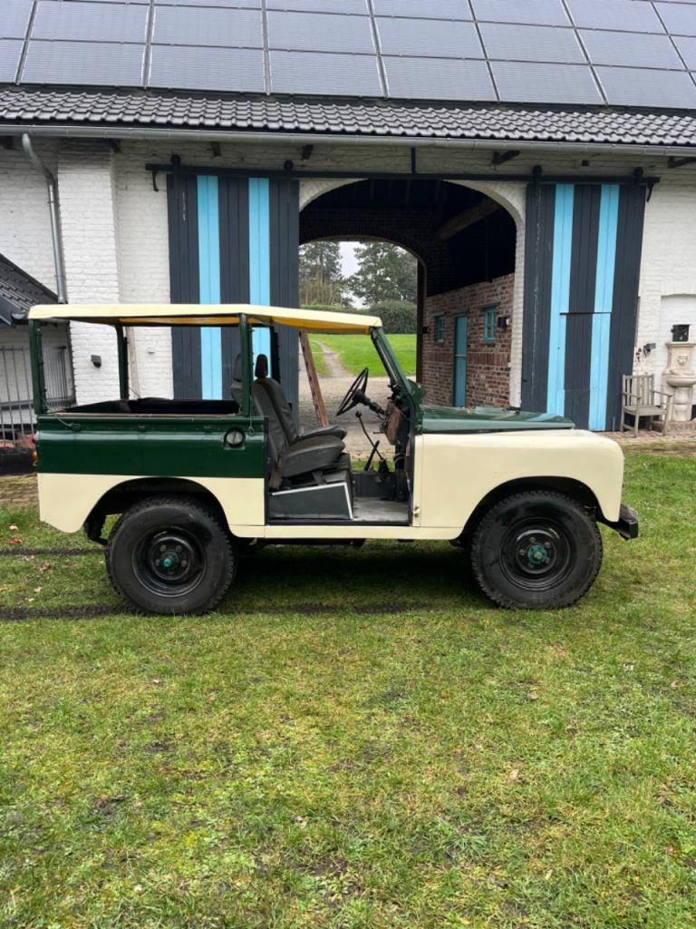 LAND ROVER 88 IIA - 1970 LesAnciennes.com