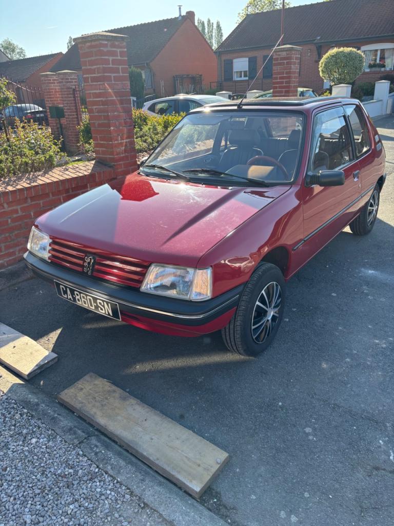 PEUGEOT 205 - 1990 LesAnciennes.com