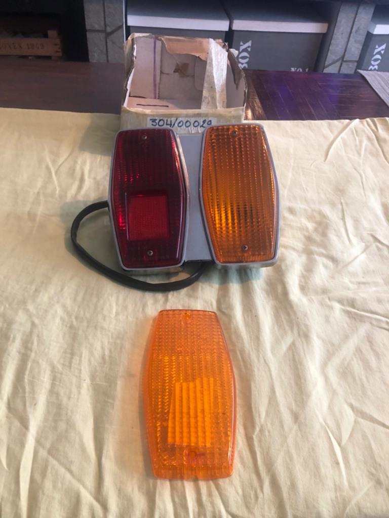 Cabochon feu clignotant PEUGEOT 304 LesAnciennes.com