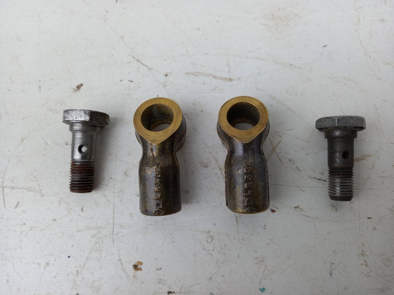 BANJOS ( RACCORDS sur CYLINDRES de ROUES LesAnciennes.com