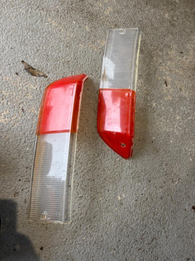 Feux FERRARI 400 400 I LesAnciennes.com