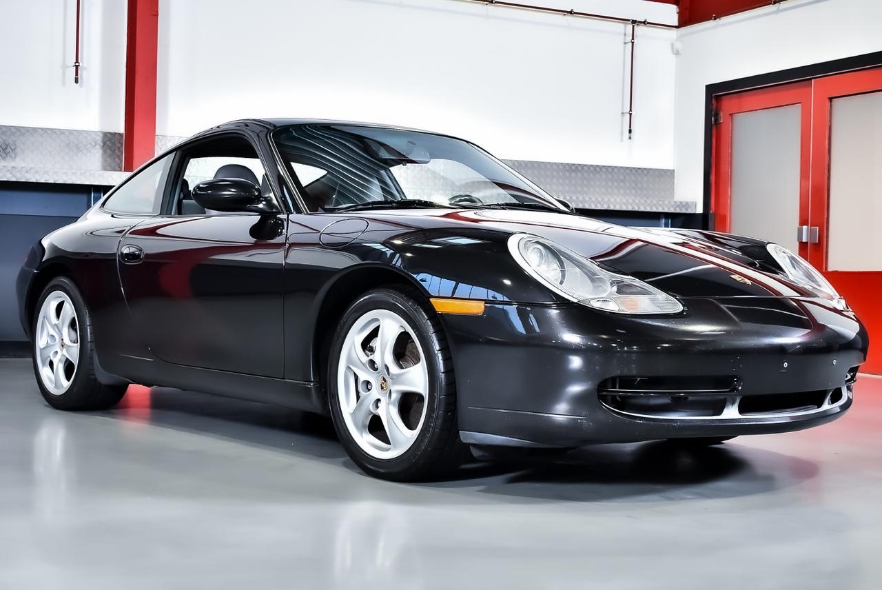 2001 Porsche 996 (911) Carrera 4 Coupe 3,4L LesAnciennes.com