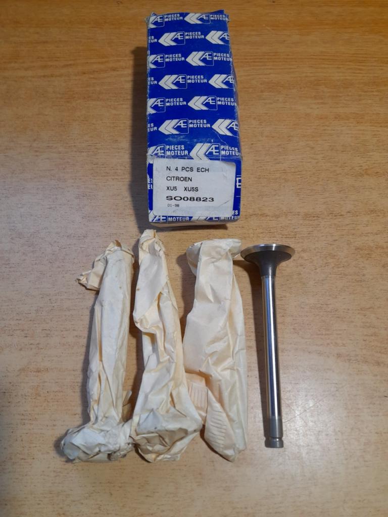 Soupapes d'échappement Peugeot 205 GTI visa bx LesAnciennes.com