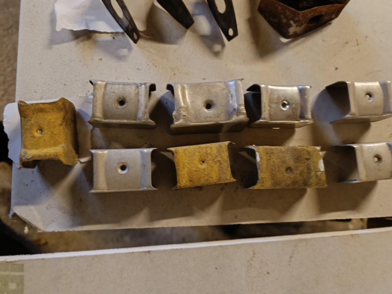 Enjoliveur de charnières LesAnciennes.com