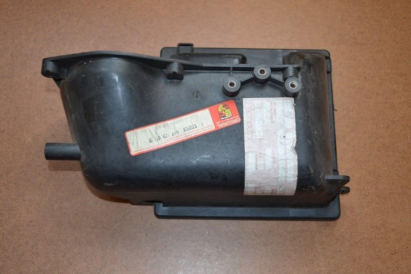 Partie basse boîte à air PORSCHE 924 2L 76-85 LesAnciennes.com