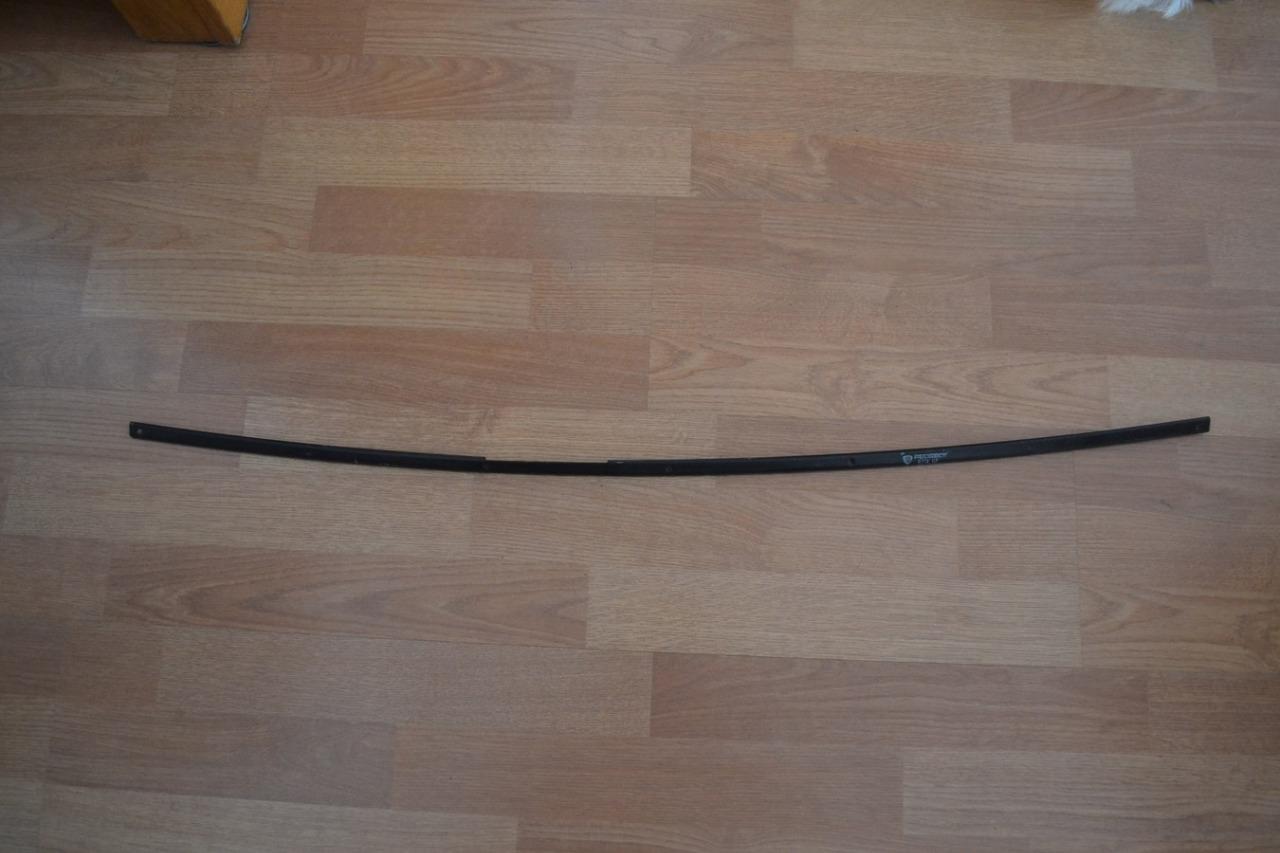 Baguette seuil coffre PEUGEOT 204 304 break LesAnciennes.com