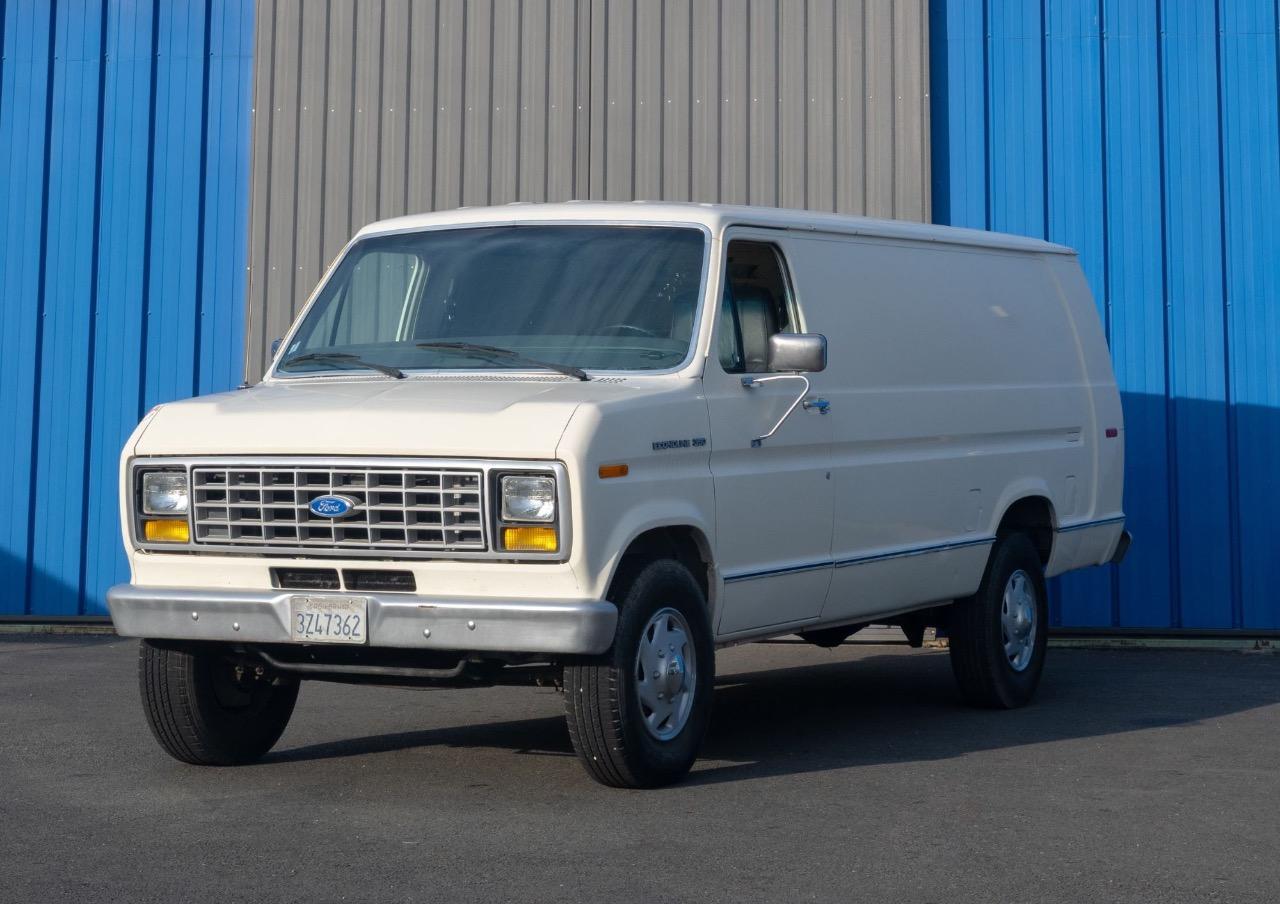 FORD Ford Econoline 350 - 1990 LesAnciennes.com