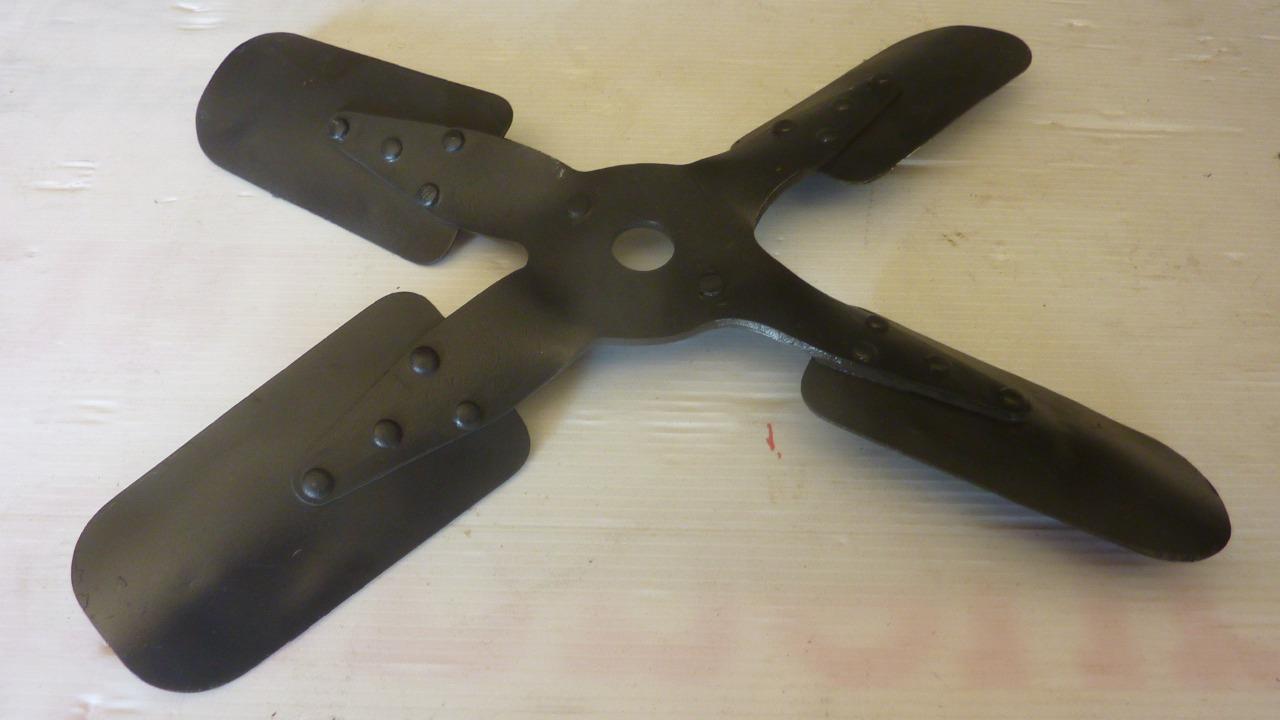 Lot de pièces SIMCA 8 LesAnciennes.com