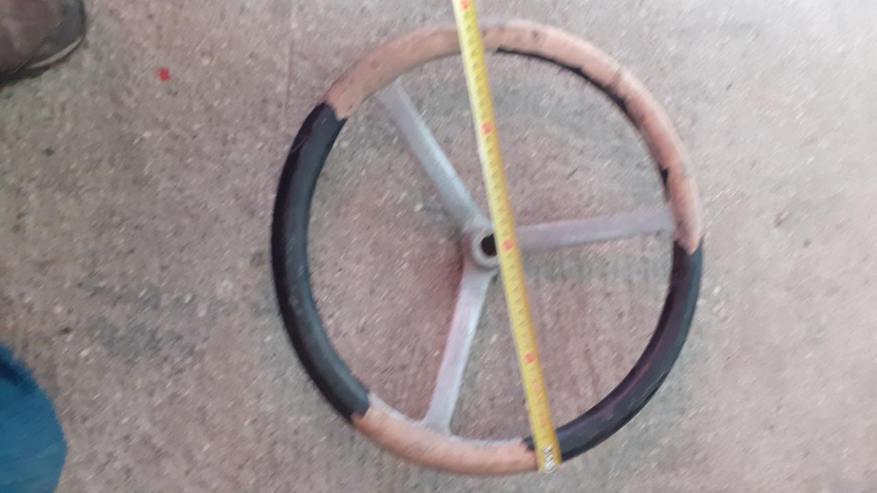 Volant ancienne PEUGEOT CITROEN - LesAnciennes.com