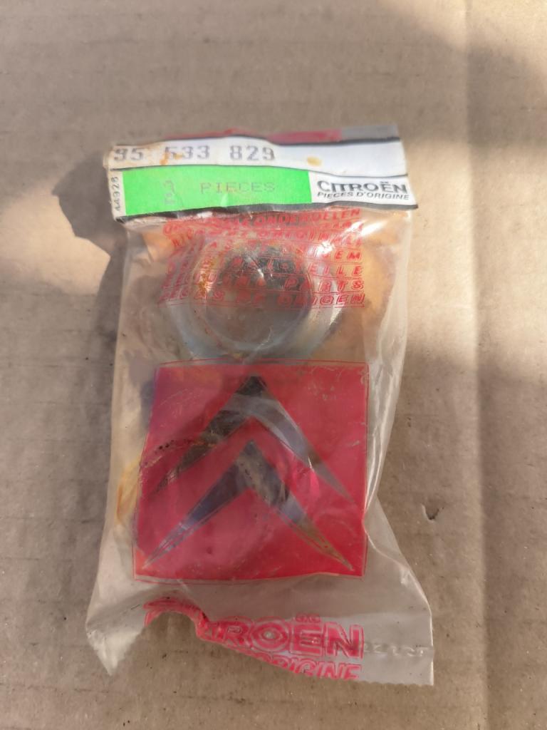 Paire d’écrous centraux de cardan av Citroën orig LesAnciennes.com