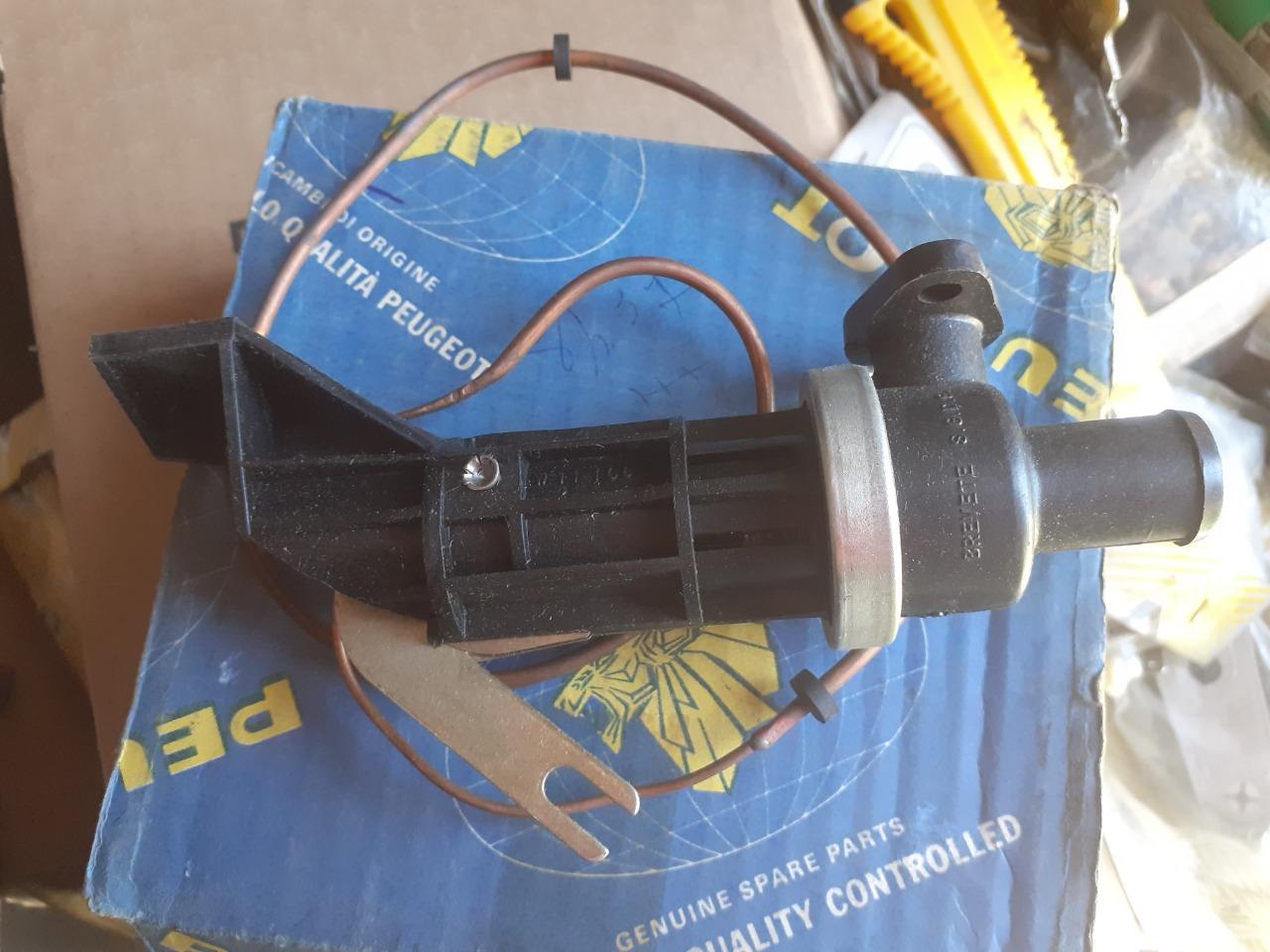 Robinet PEUGEOT 104 LesAnciennes.com