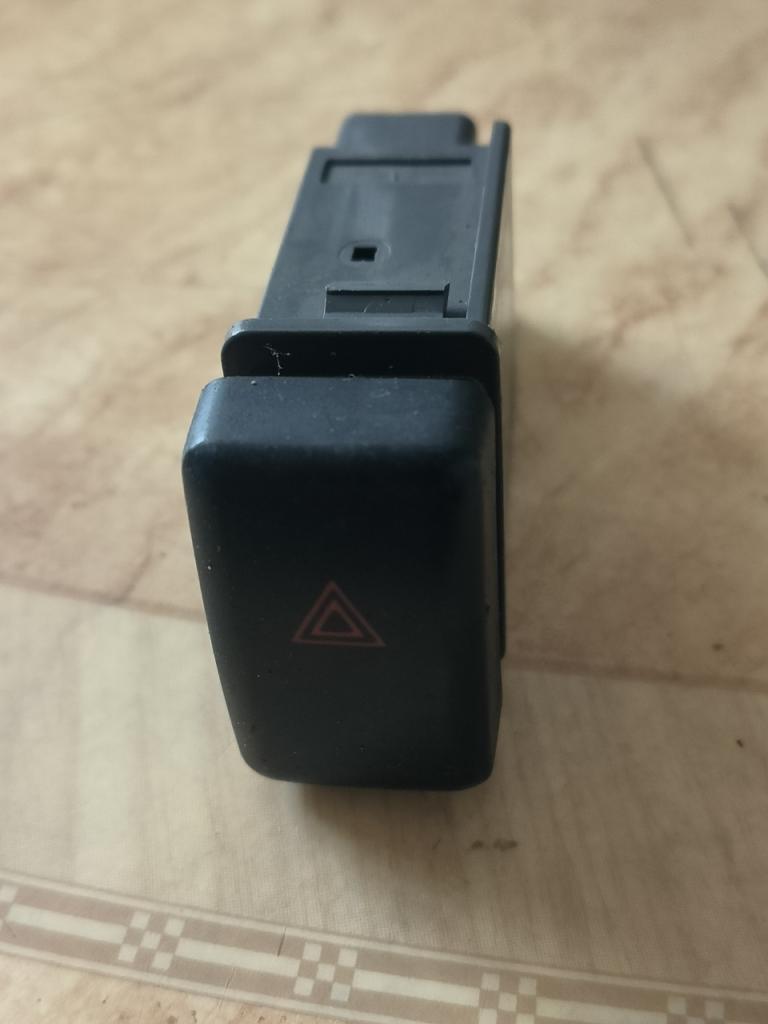 Opel frontera bouton de détresse LesAnciennes.com