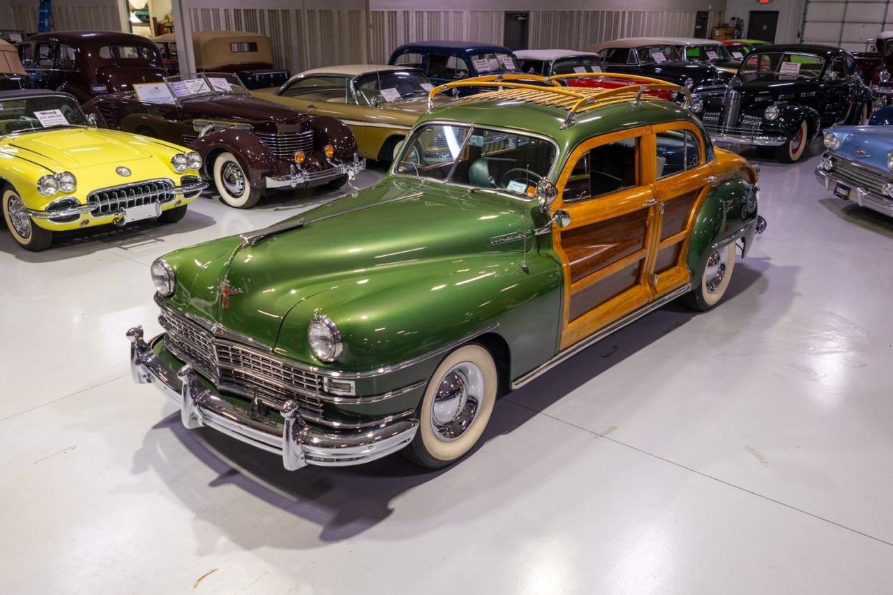 1948 Chrysler Town and Country LesAnciennes.com