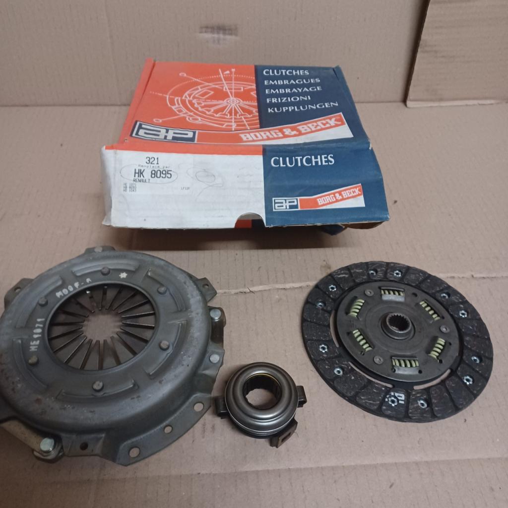 Kit embrayage 3 pièces Renault R4 R5 R6 Rodeo 4 0. LesAnciennes.com