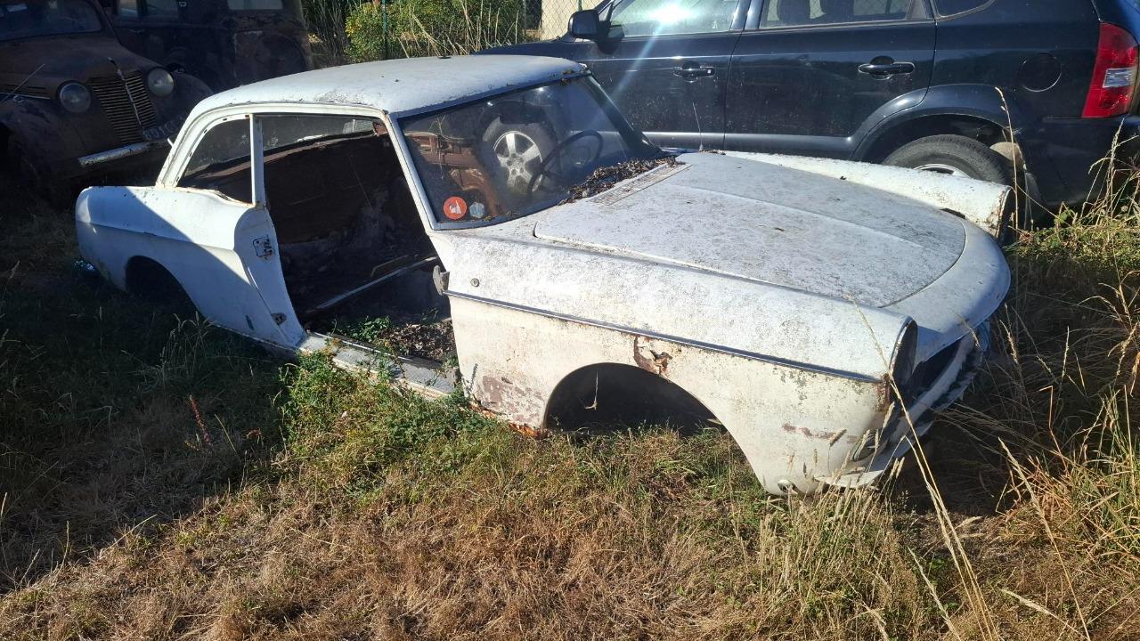 Pièces PEUGEOT 404 coupe / cabriolet LesAnciennes.com