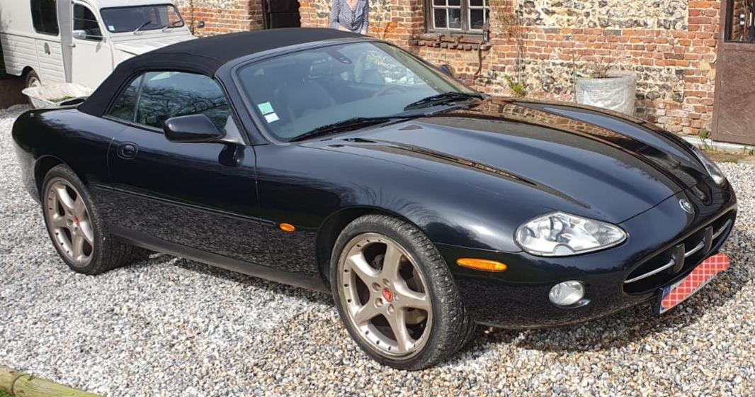 JAGUAR XK8 4.2L CABRIOLET - 2003 LesAnciennes.com