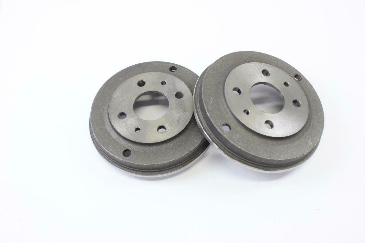 FIAT 600 PAIRE DE TAMBOURS DE ROUE FIAT 600 850 LesAnciennes.com