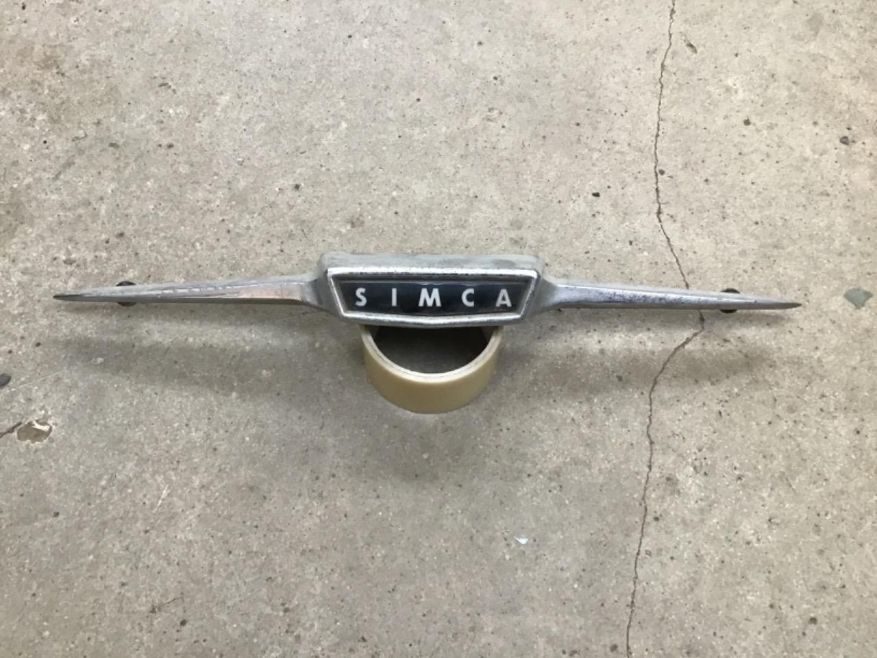 ENJOLIVEUR ARRIÈRE SIMCA 1000 LesAnciennes.com