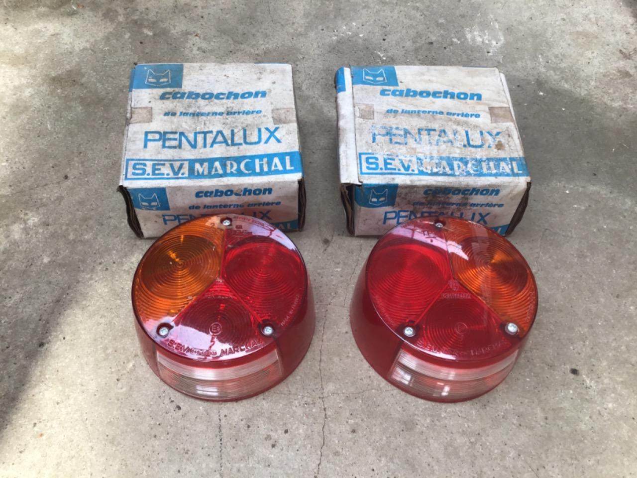 CABOCHONS FEUX ARRIÈRES NEUFS CAMIONS UTILITAIRES LesAnciennes.com