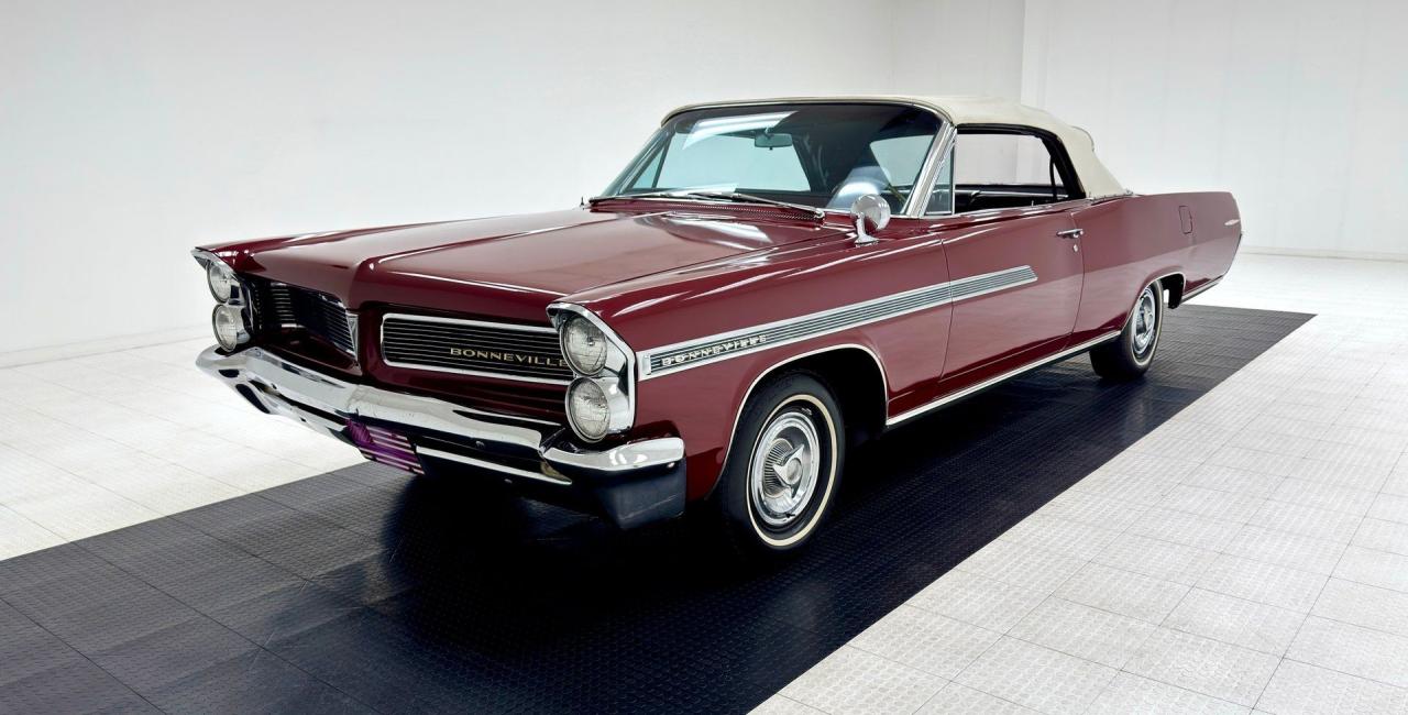 1963 Pontiac Bonneville Convertible LesAnciennes.com