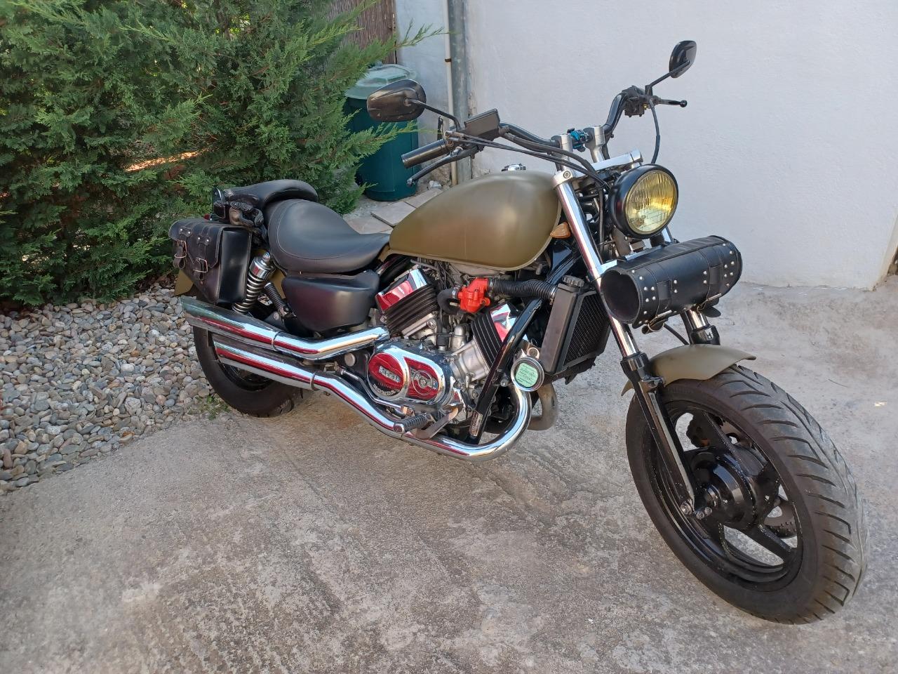 Honda VF 750 C Magna de 1995 à vendre - moto ancienne de collection