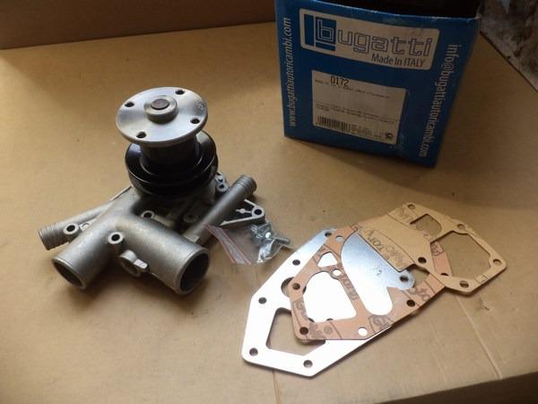 Pompe eau renault R4 R6 PA0172 neuve LesAnciennes.com