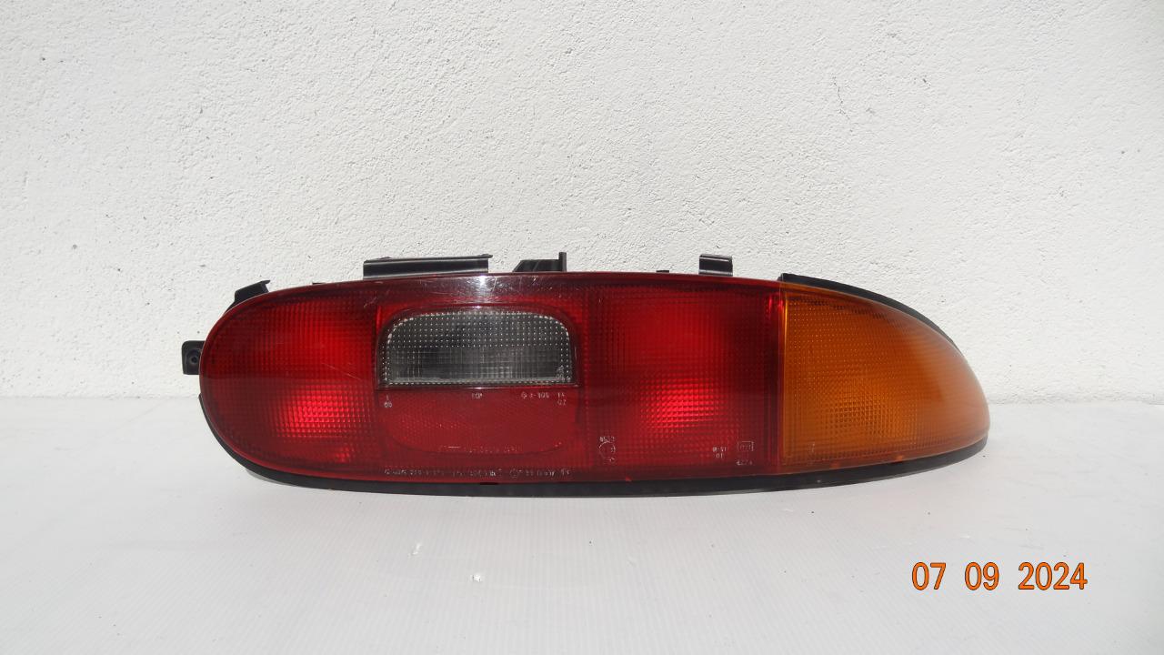 Feu AR MAZDA MX3 LesAnciennes.com