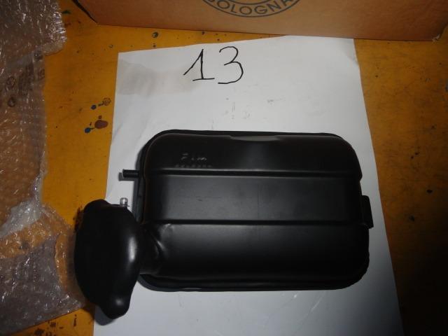 Rèservoir d' eau Ferrari 400i LesAnciennes.com