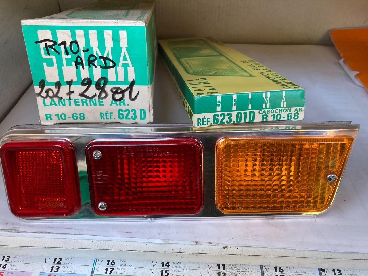 Feu arrière droit neuf complet RENAULT 10 LesAnciennes.com