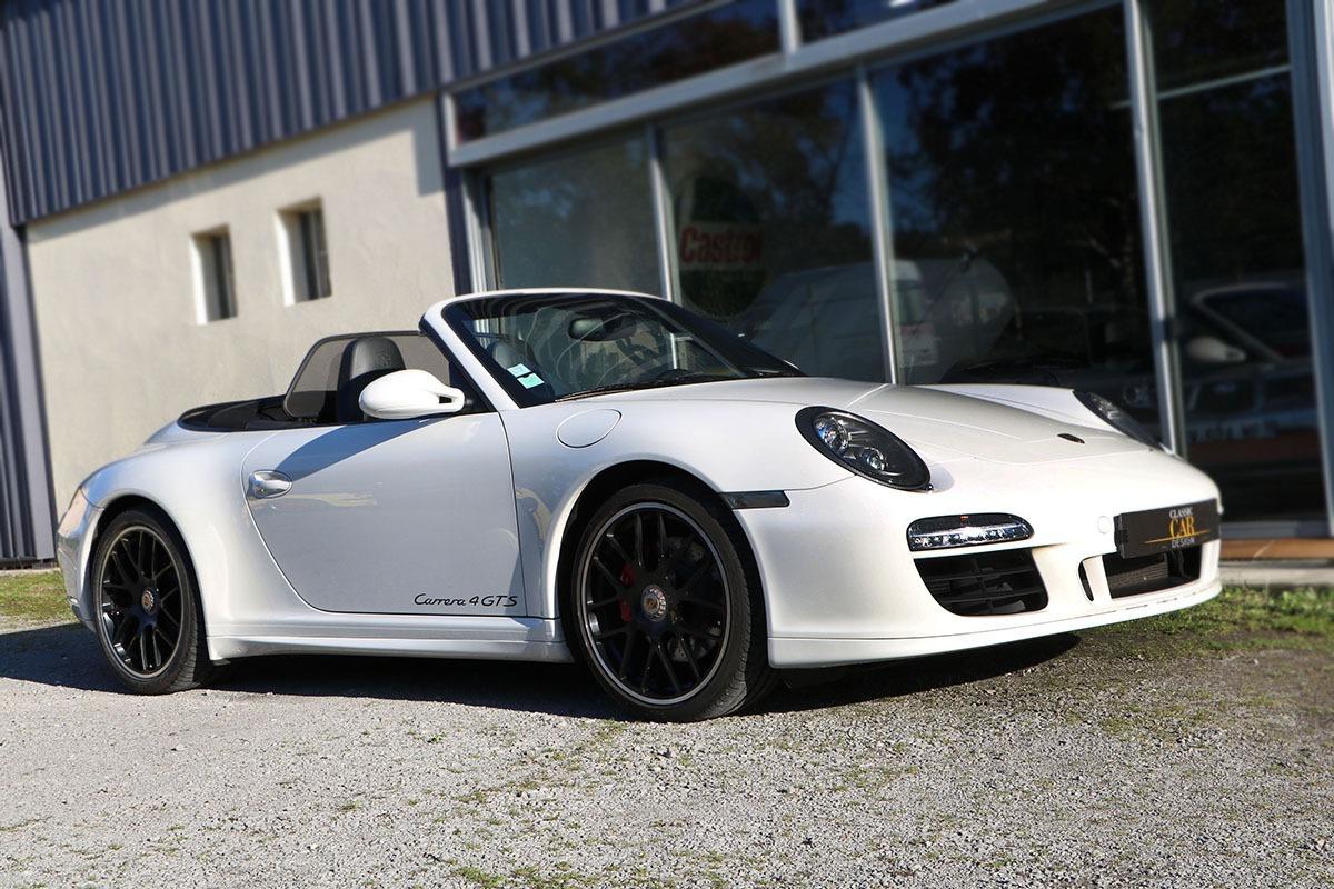 PORSCHE 911 997 GTS cabriolet LesAnciennes.com