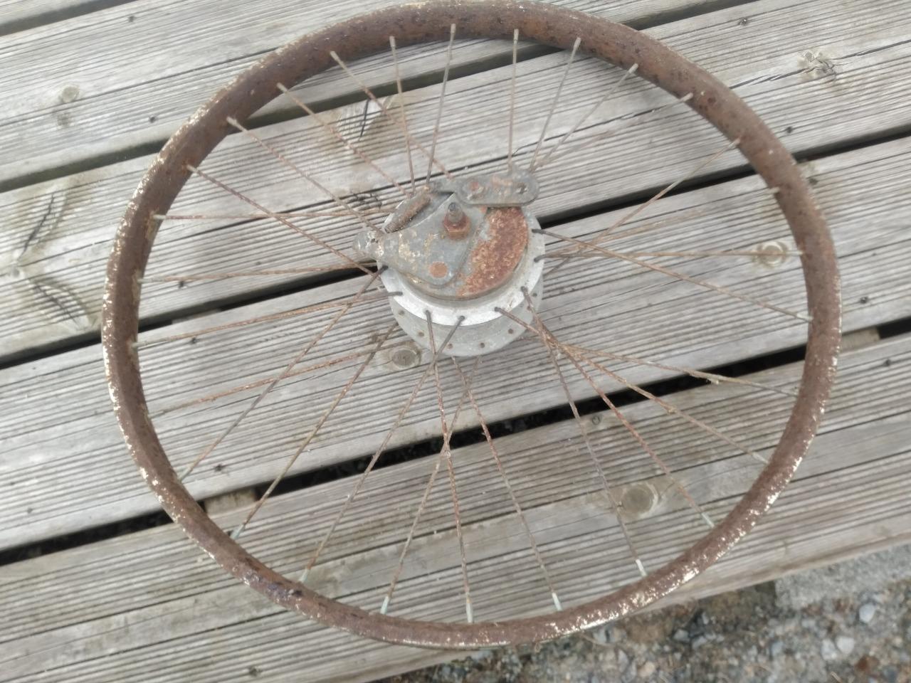 Lot de 5 anciens papillons de roues divers vélos anciens en Laiton
