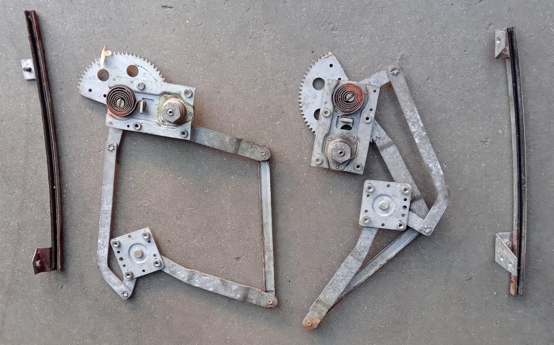 Mécanismes de vitre MG Midget LesAnciennes.com