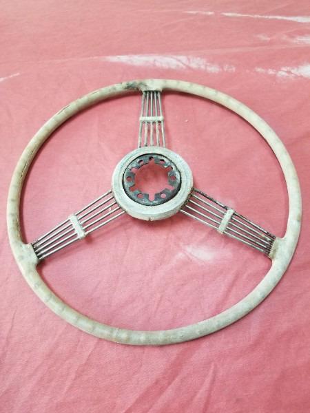 Volant CITROEN Traction LesAnciennes.com