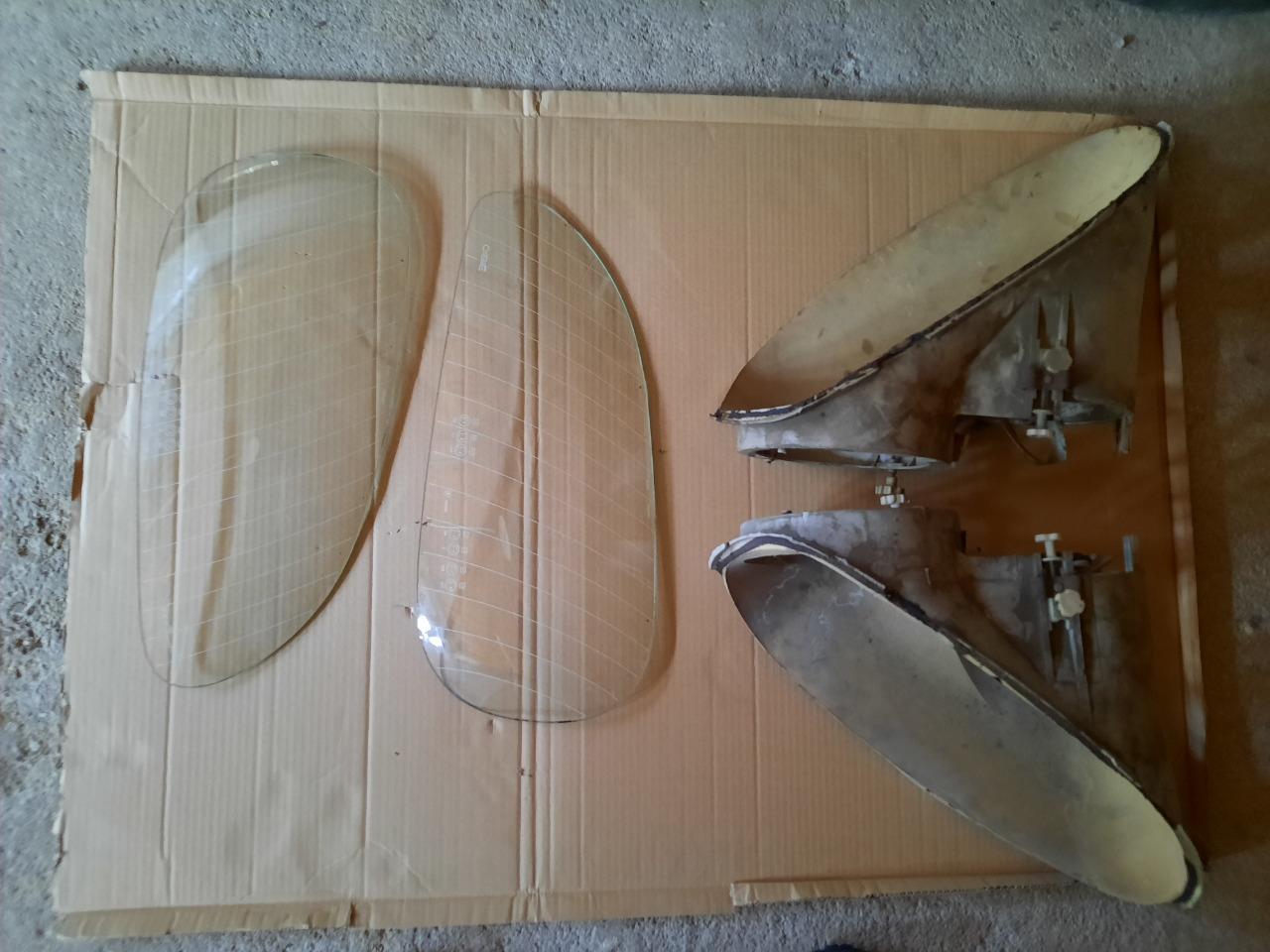 Glace phare et boîtier CITROEN DS LesAnciennes.com