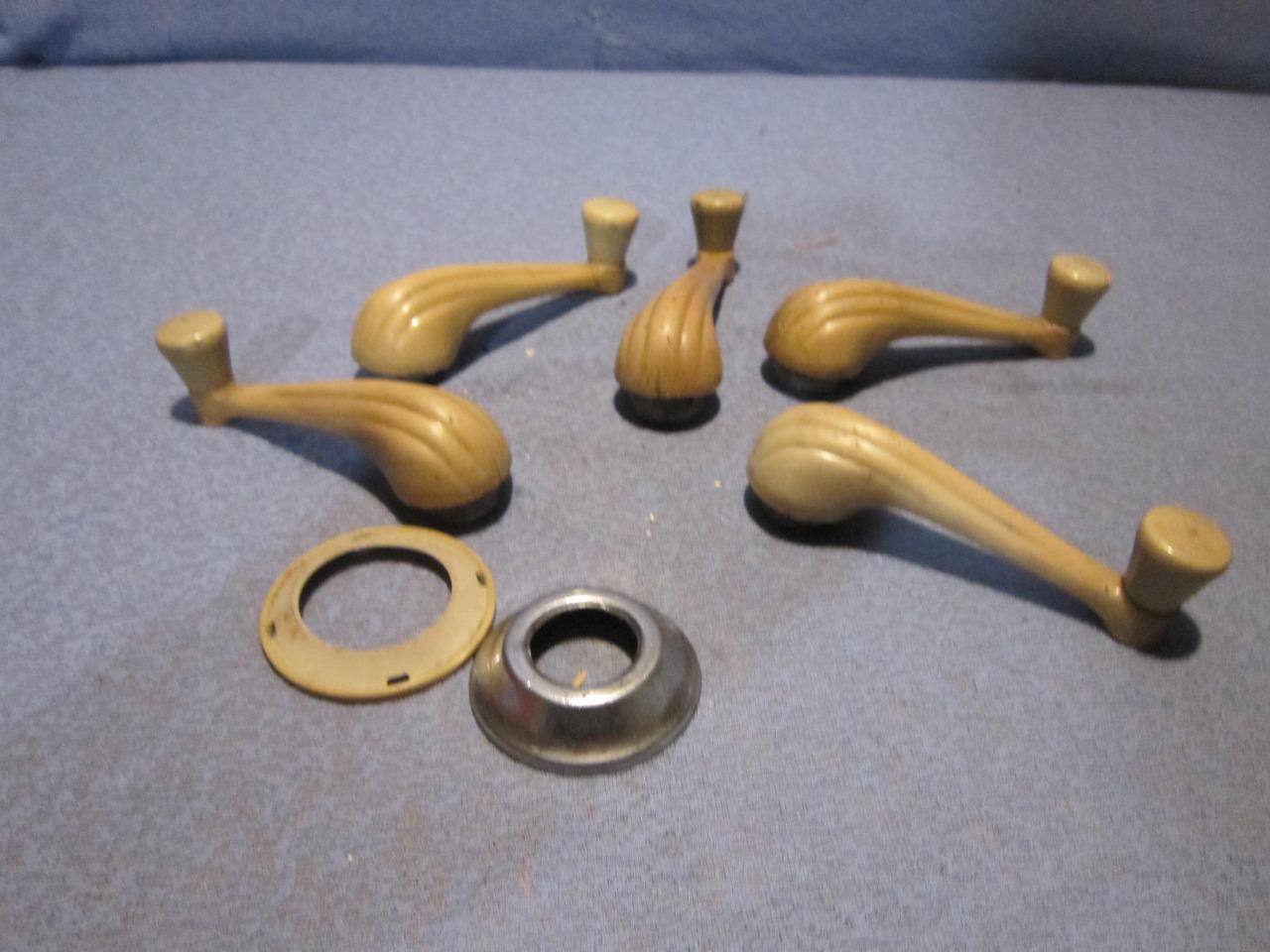 Manivelles RENAULT Dauphine LesAnciennes.com