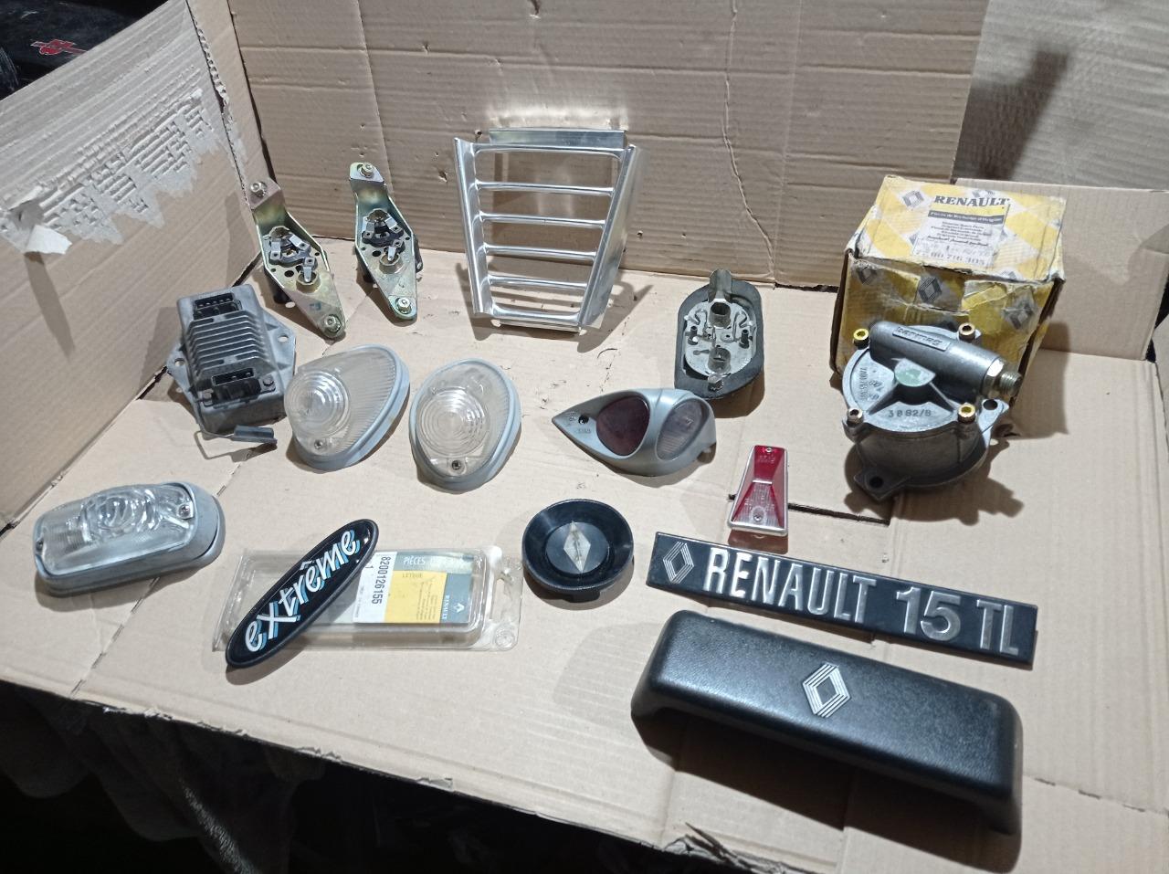 Lot de pièces Renault voiture ancienne à vendre