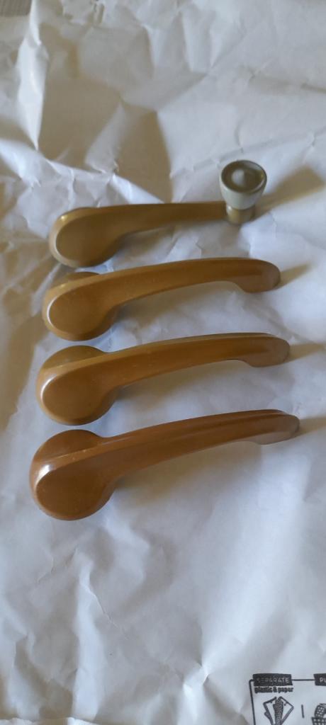 Lot de poignées Simca Aronde LesAnciennes.com