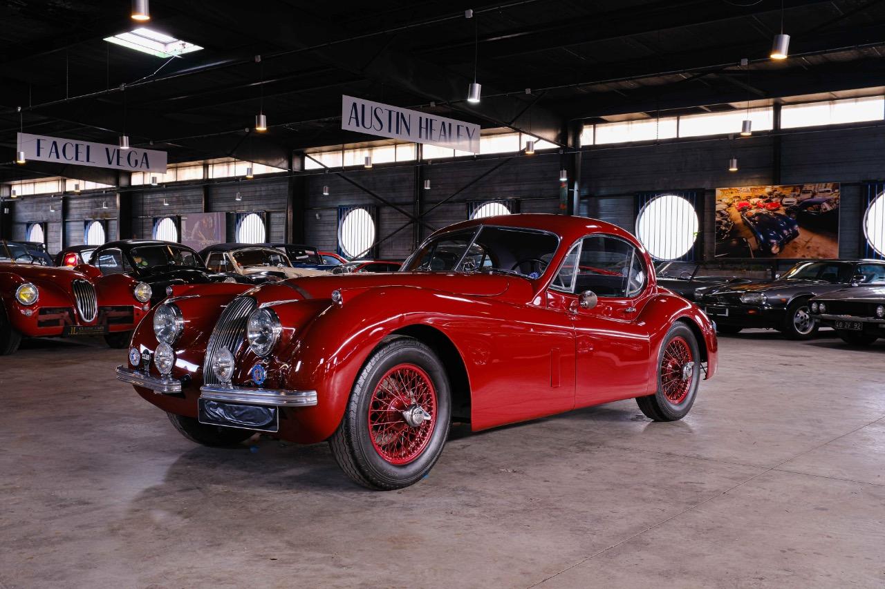 JAGUAR XK120 FHC - 1952 LesAnciennes.com