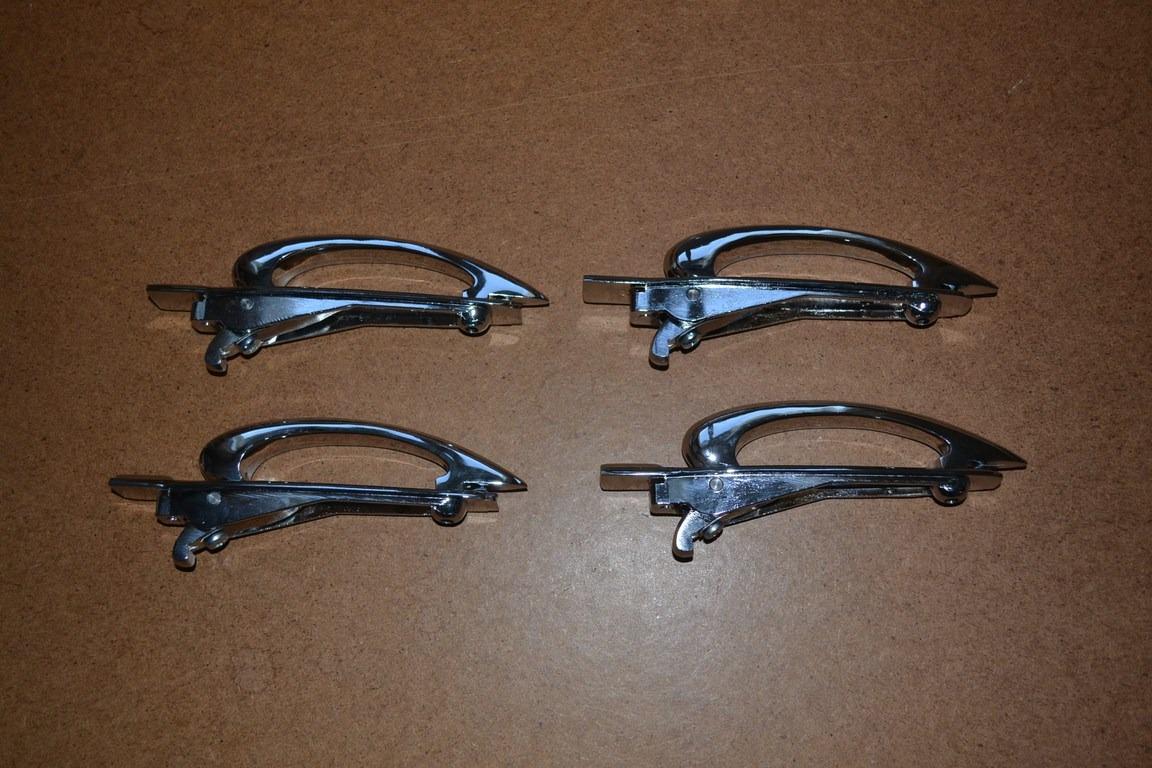 Kit 4 poignées chromes portes PEUGEOT 203, neuve LesAnciennes.com