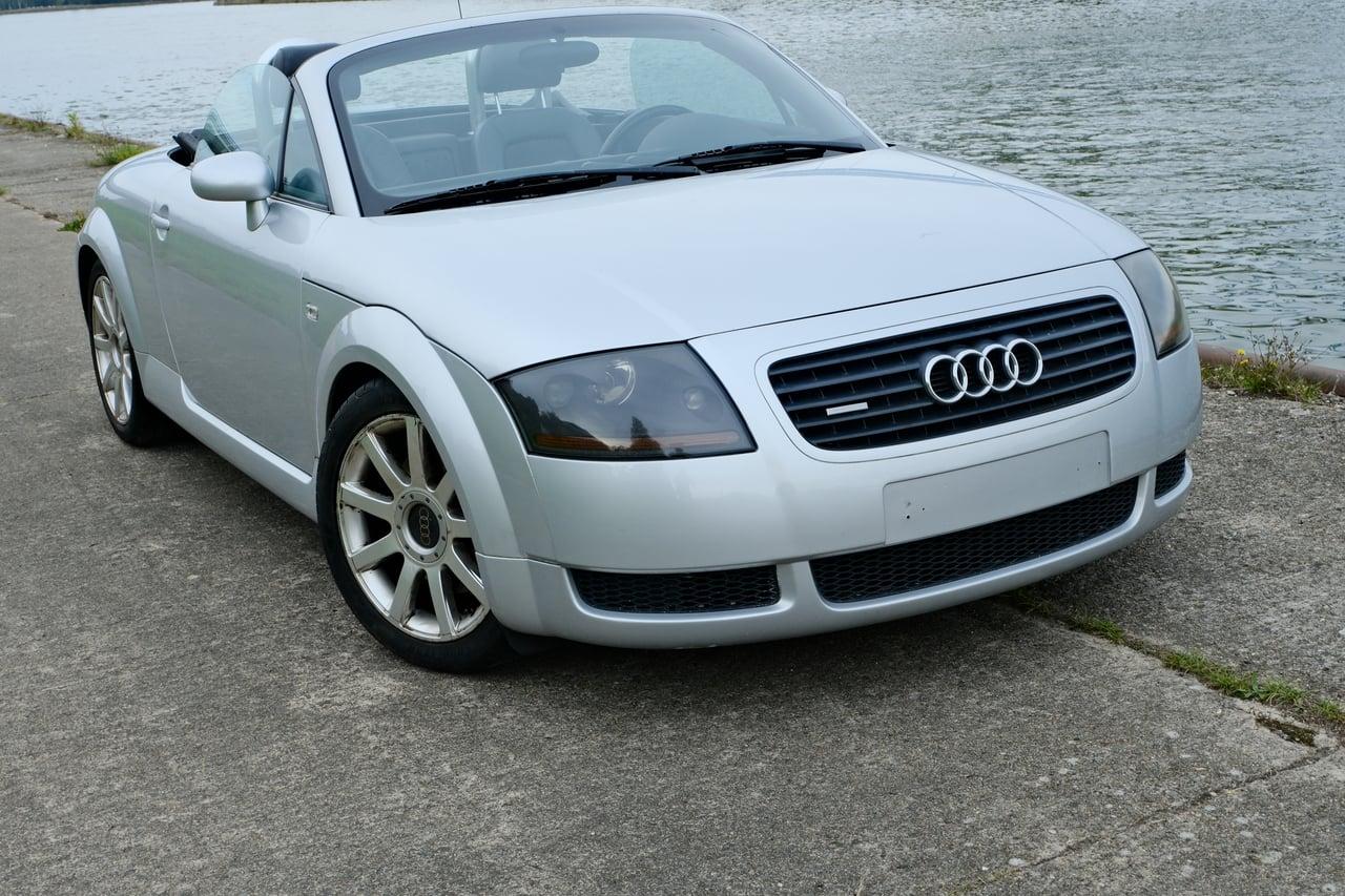 2000 Audi TT Cabriolet 180bhp Quattro LesAnciennes.com