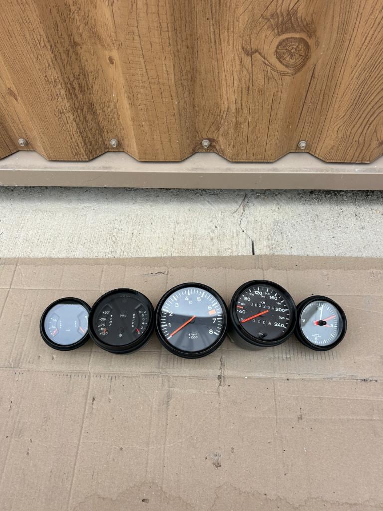 Lot de 5 compteurs Porsche 911 Série G 2.7 S Targa LesAnciennes.com