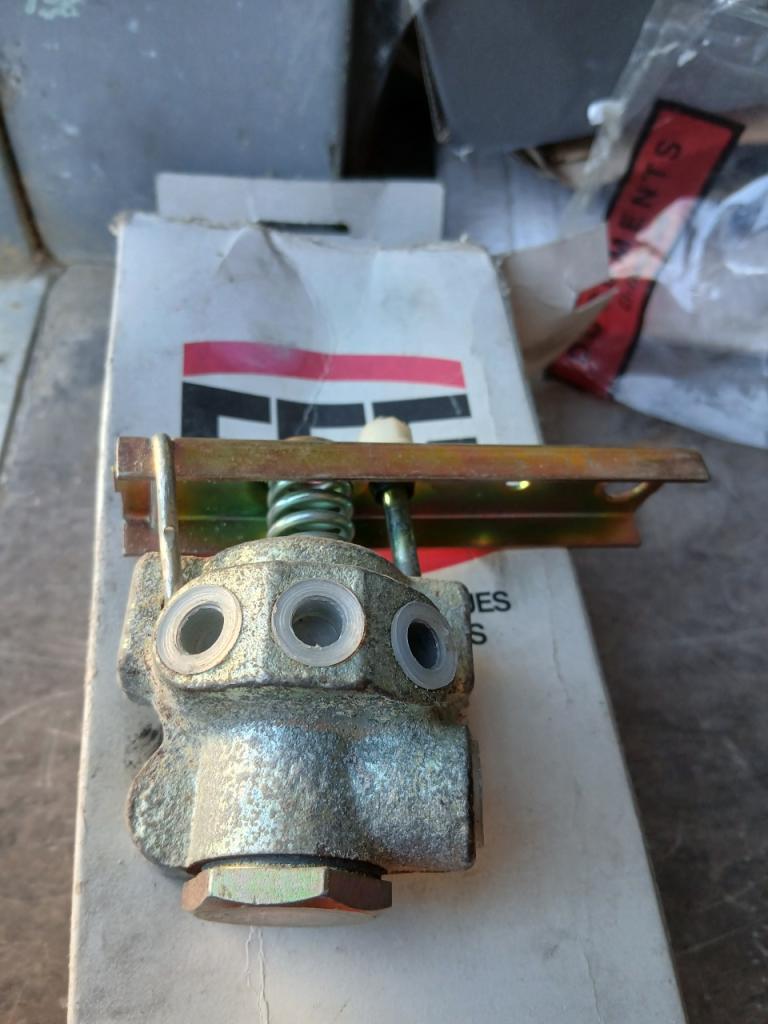 Correcteur de frein RENAULT 5 (R5) LesAnciennes.com