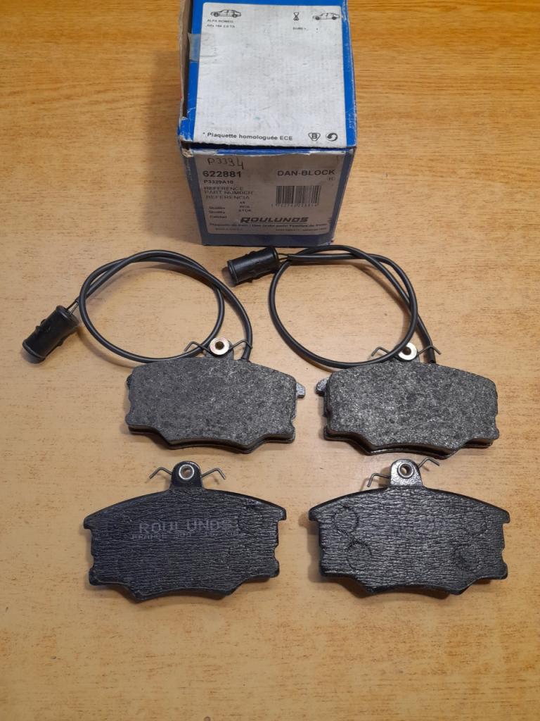 Plaquettes de Frein Avant Alfa 164 2.0L Twin Spark LesAnciennes.com
