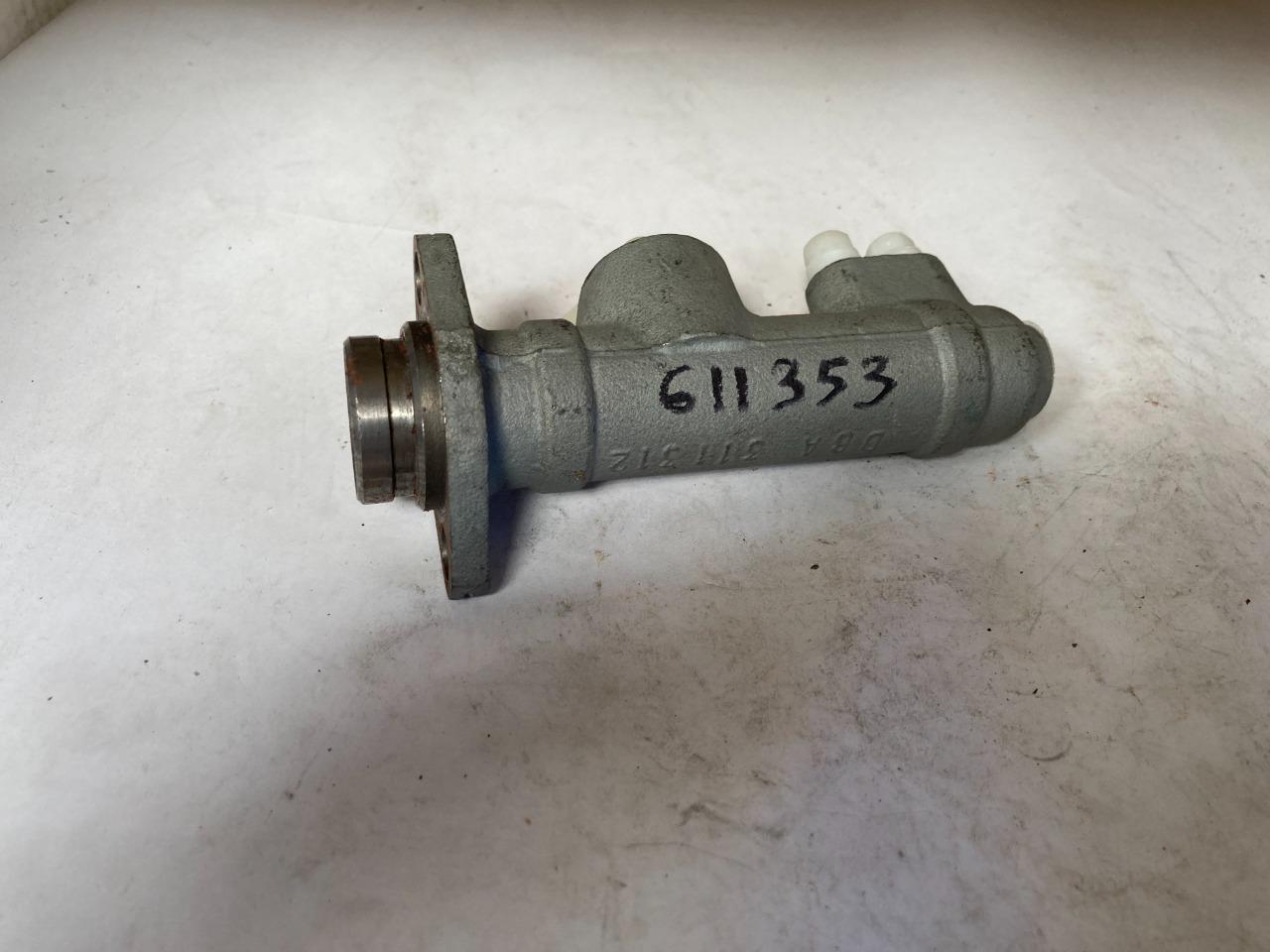 Maitre cylindre neuf SIMCA 1100 1301 1501 LesAnciennes.com