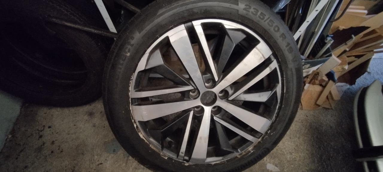 Roue PEUGEOT 3008 LesAnciennes.com