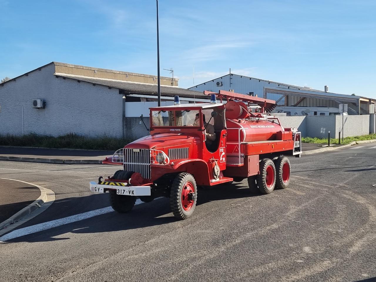 GMC CCKW - 1944 LesAnciennes.com